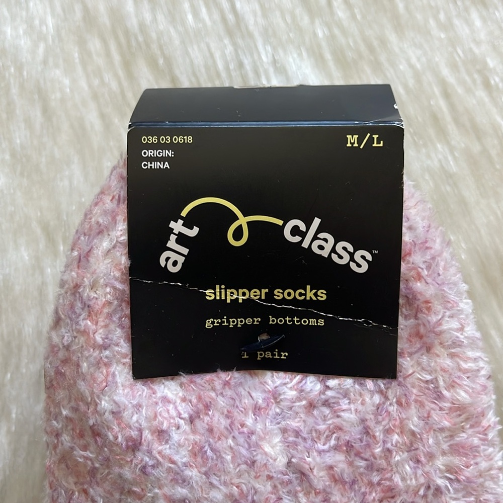 Art Class Pink & White Super Soft Plush Faux Fur Non-Slip Slipper Socks - Picture 4 of 8